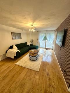 Spacious apartment in Leigh woods - 7