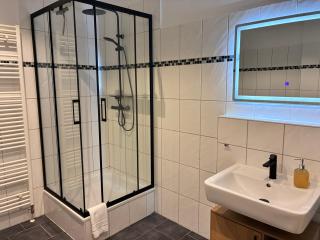 RR - NEW - Modern Living - 84 qm - Kitchen - Parking - 7