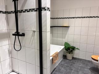 RR - NEW - Modern Living - 84 qm - Kitchen - Parking - 3