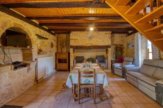 GITE LES PIERRES CHAUDES - 6