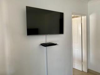 Luxurious 6 bed 6 baths in Sunridge - 2299 - 1