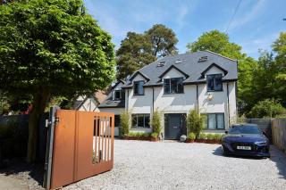 huge house & tennis court - negotiable - 0