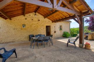 GITE LES PIERRES CHAUDES - 9