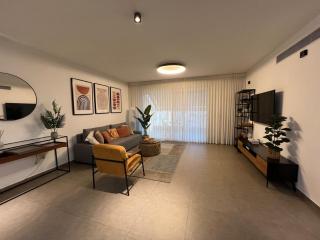 Cozy Mini Penthouse in North TLV - Mamad - 0