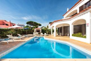 Spacious 4 bedroom villa, private pool, free air conditioning and wifi - 4