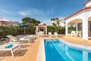 Spacious 4 bedroom villa, private pool, free air conditioning and wifi - 3