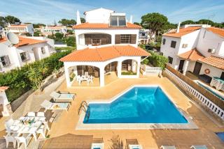 Spacious 4 bedroom villa, private pool, free air conditioning and wifi - 9