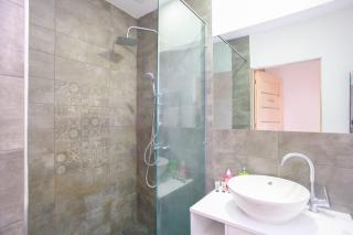 Comfortable 2 Bedroom,New Building near Seasons Park! - 3