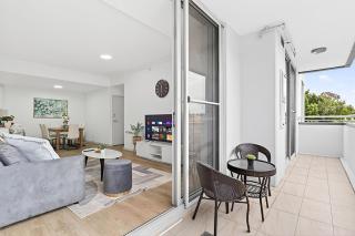 57K Abnb-Style Apt 3BR with 2 Free Parking & 3 mins walk to Mall - 6