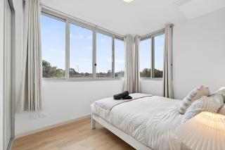 57K Abnb-Style Apt 3BR with 2 Free Parking & 3 mins walk to Mall - 5