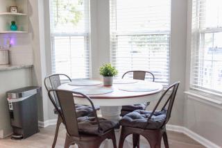 Sojourn Delightful Family Home Sleeps 6 - 2