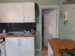 Open Mind Property Home with Garden & Free parking - 0