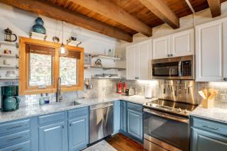 Walk to Slopes Mars Hill Resort-Style Mtn Chalet - 3