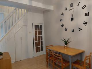 Open Mind Property Home with Garden & Free parking - 5