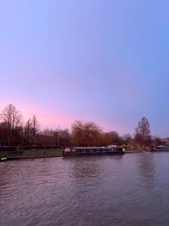 Cosy Island Cottage with Boat in Henley-on-Thames - 4
