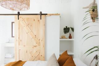 Downtown SURF SHACK- steps from main surf break - 3