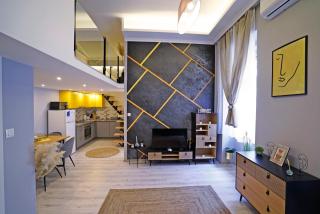 Majestic Central Loft with Two Bedroom by the Synagogue - 1