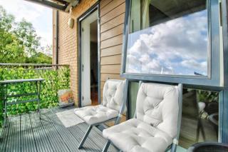 Entire rental unit in Greater London - 8