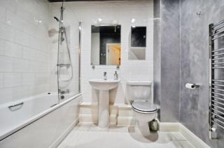 Entire rental unit in Greater London - 3