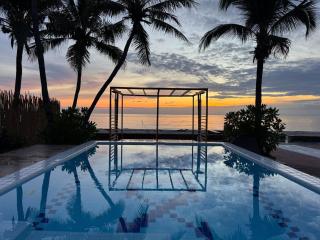 WalkToBeach-KingBr,Balcony,Kitchen,Grill,Pool,Cabana,FoodSt - 2