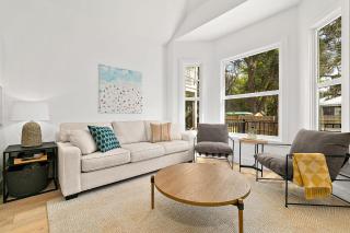 Haven Tiny House - Pool, Walk to Downtown - 8