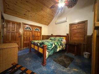 Howler Landing Vacation Rental - 5