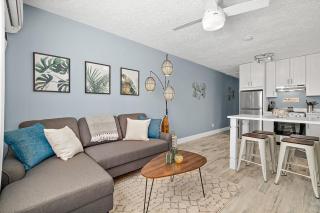 Déjà Blue - Steps to the Ocean! - 3