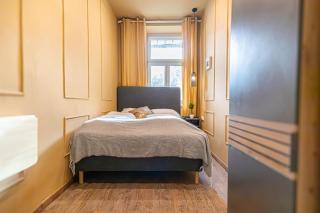 Comfy & Friendly 4BR Apt Close to Westbahnhof - 1