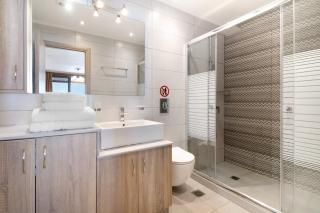 Goudis Suite Iro - 1