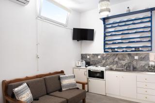 Olga's House kythnos D - 8