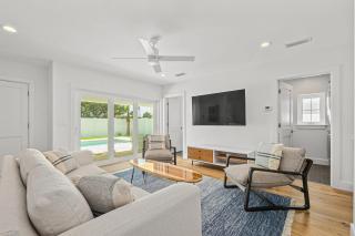 Endless Summer Oasis- Luxury 5br, heated pool, elevator, steps to ocean! - 2