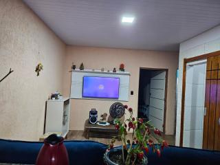 Casa com piscina completinha - 2