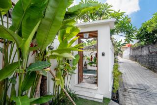 Center of Canggu - cute little villa - calm & quiet - 9