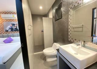 Indy Loft Bric Huahin Pool Villa - 4