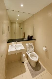 Large Studio at ExCeL London-Pets Ok-Parking-Self CheckIn - 1