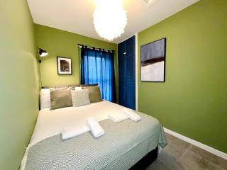 Belmont Apartments - 8