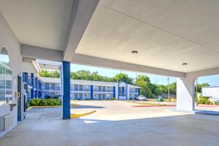 Heights Inn by Townhouse Harker Heights Killeen - 8