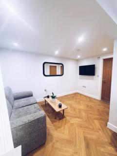 Little Dunton Lodge 1 - 1