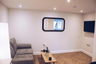 Little Dunton Lodge 1 - 2