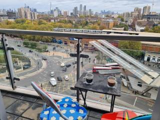 Riverfront Luxury Zone 1 Flat, City & Shard Views - 7