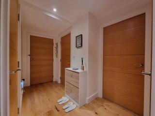 Riverfront Luxury Zone 1 Flat, City & Shard Views - 2