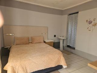 turfloop guest house - 8