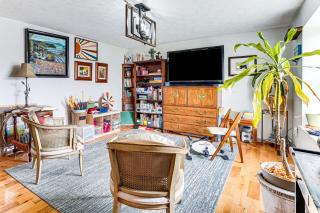 Near Trails, Parks and Orchards Germantown Retreat - Germantown - 0