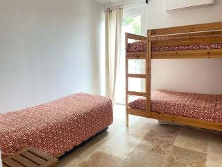 Vue mer incroyable, piscine, tennis et accès plage - 3 chambres - Saint-Mandrier-sur-Mer - 3