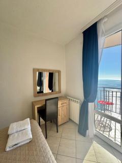 Calma Vista Apartments - 3