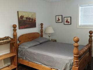 4BR Riverfront Retreat with Private Pool and Yard - 5