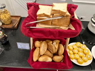 Paragon Noi Bai Pool And Best View Airport Hotel - 2