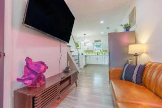 New Construction Downtown 8 beds - 0