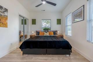 New Construction Downtown 8 beds - 5