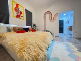 Sleeps 14 Fenced Yard Downtown - 4